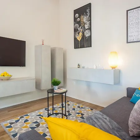 2 Bedroom Pet Friendly In